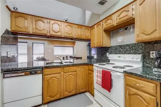 Photo #6: 21002958 Listing