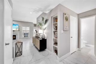 Photo #5: 21003461 Listing