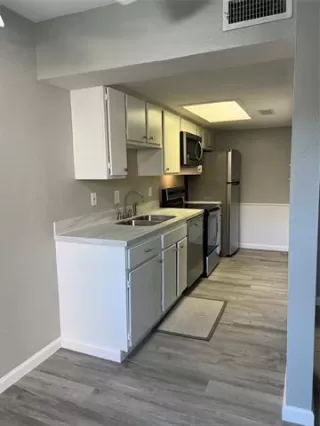 Photo #4: 21003543 Listing 