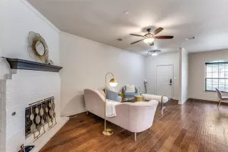 Photo #4: 21004356 Listing