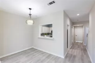 Photo #6: 21004442 Listing