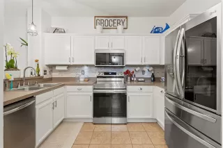 Photo #3: 21004605 Listing