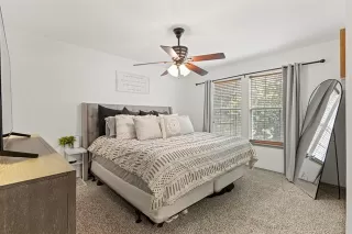 Photo #5: 21004605 Listing