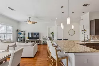 More Details about MLS # 21004926 : 2950 MCKINNEY AVENUE #424