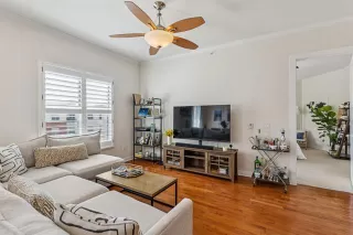 Photo #2: 21004926 Listing 