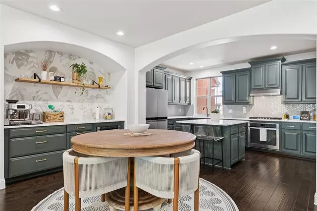 MLS: 21005518 Condo For Sale