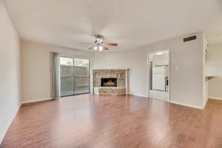 Photo #5: 21006066 Listing