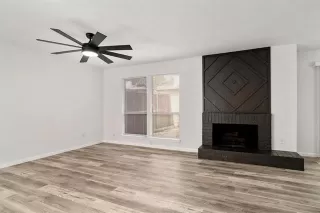 Photo #4: 21006150 Listing