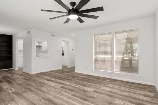 Photo #6: 21006150 Listing