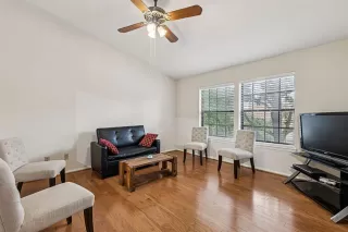 Photo #6: 21006415 Listing