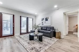 Photo #4: 21006806 Listing