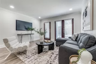 Photo #6: 21006806 Listing