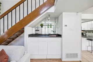 Photo #6: 21006870 Listing