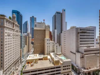 Photo #5: 21007183 Listing