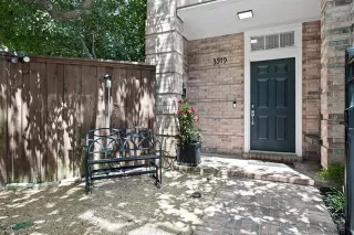 Photo #2: 21007349 Listing