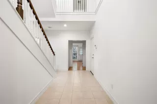 Photo #3: 21007349 Listing