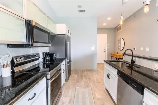 Photo #5: 21007559 Listing