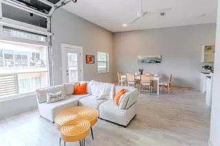 Photo #6: 21007559 Listing