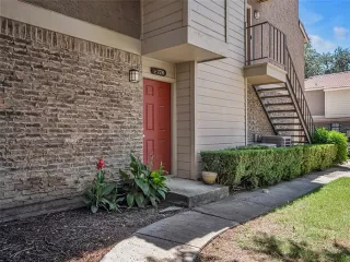 Photo #2: 21007590 Listing