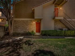 Photo #5: 21007590 Listing