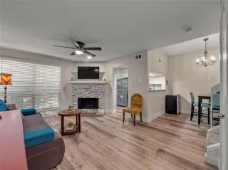 Photo #6: 21007590 Listing