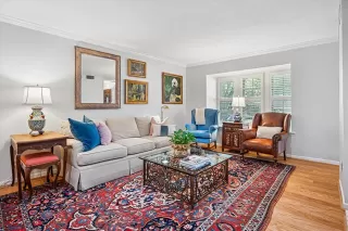 Photo #5: 21007774 Listing