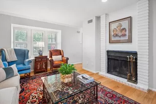 Photo #6: 21007774 Listing