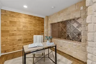 Photo #4: 21007788 Listing 