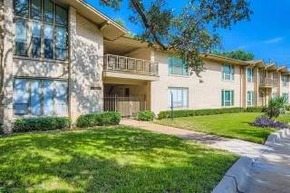 Photo #4: 21007985 Listing