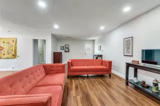 Photo #3: 21008572 Listing