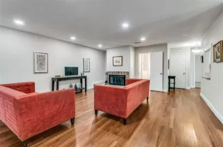 Photo #6: 21008572 Listing