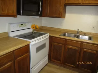 Photo #3: 21008714 Listing