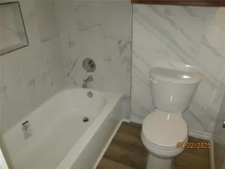 Photo #5: 21008714 Listing