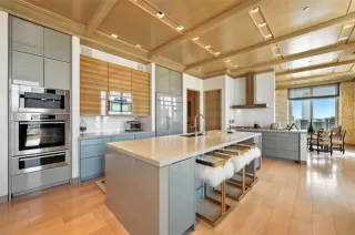 Photo #6: 21009796 Listing