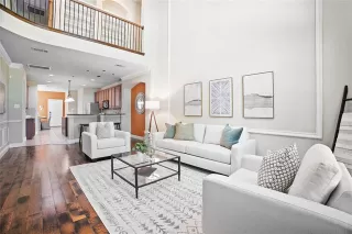 Photo #3: 21010055 Listing