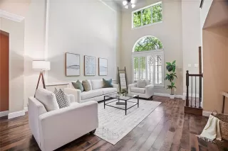 Photo #4: 21010055 Listing