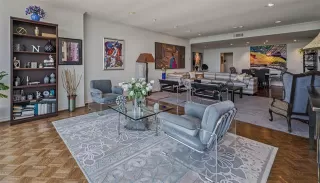 Photo #5: 21011978 Listing