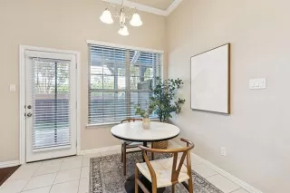 Photo #6: 21012462 Listing