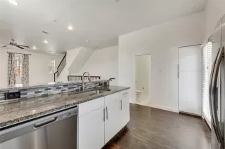 Photo #6: 21013146 Listing 