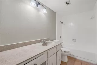 Photo #5: 21013490 Listing
