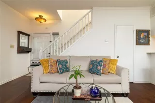 Photo #3: 21013614 Listing