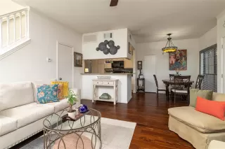 Photo #6: 21013614 Listing