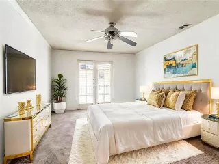 Photo #5: 21014018 Listing