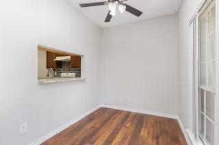 Photo #5: 21014486 Listing