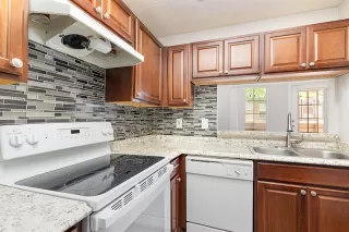 Photo #6: 21014486 Listing