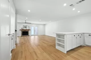 Photo #5: 21014839 Listing 