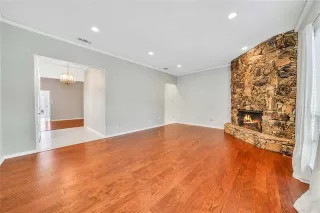 Photo #5: 21015742 Listing 