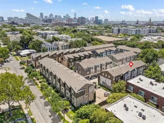 Photo #6: 21016059 Listing 