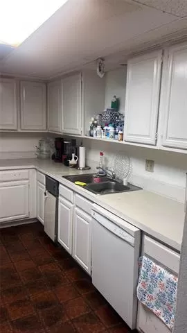 Photo #4: 21016250 Listing