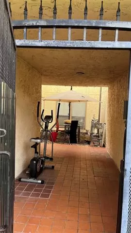 Photo #5: 21016250 Listing